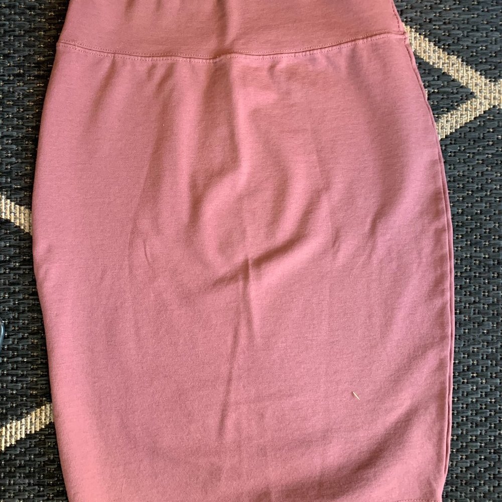 Pink pencil skirt